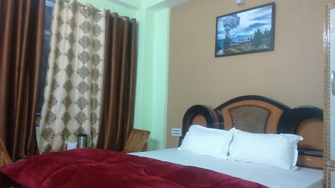 Hotel Mansarovar Banjār Exteriör bild
