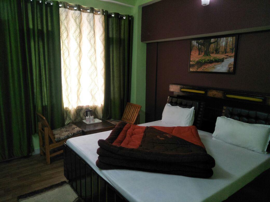 Hotel Mansarovar Banjār Exteriör bild